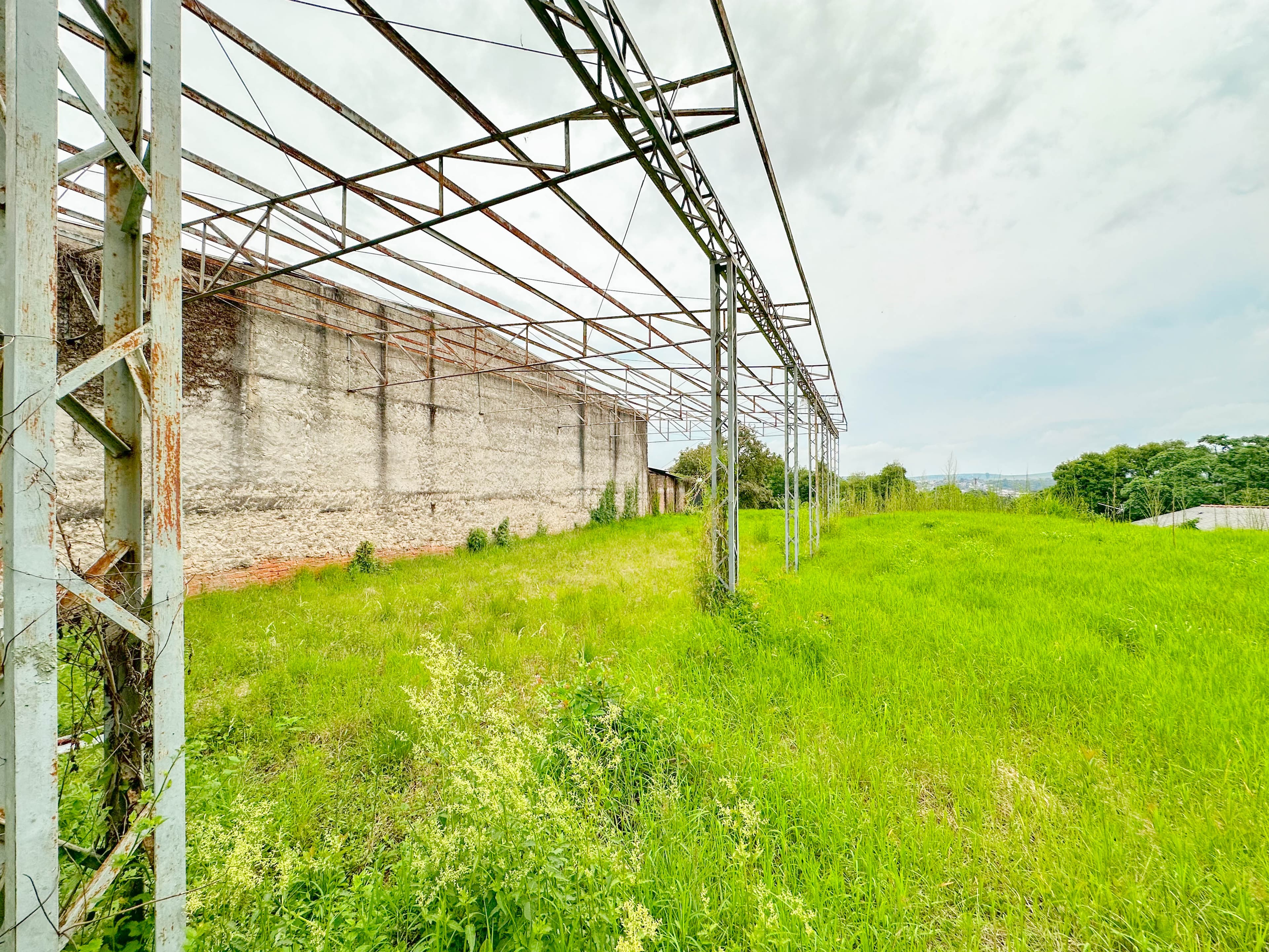 Foto do imóvel Terreno com  1.400m² à venda no bairro Rondônia em Novo Hamburgo
