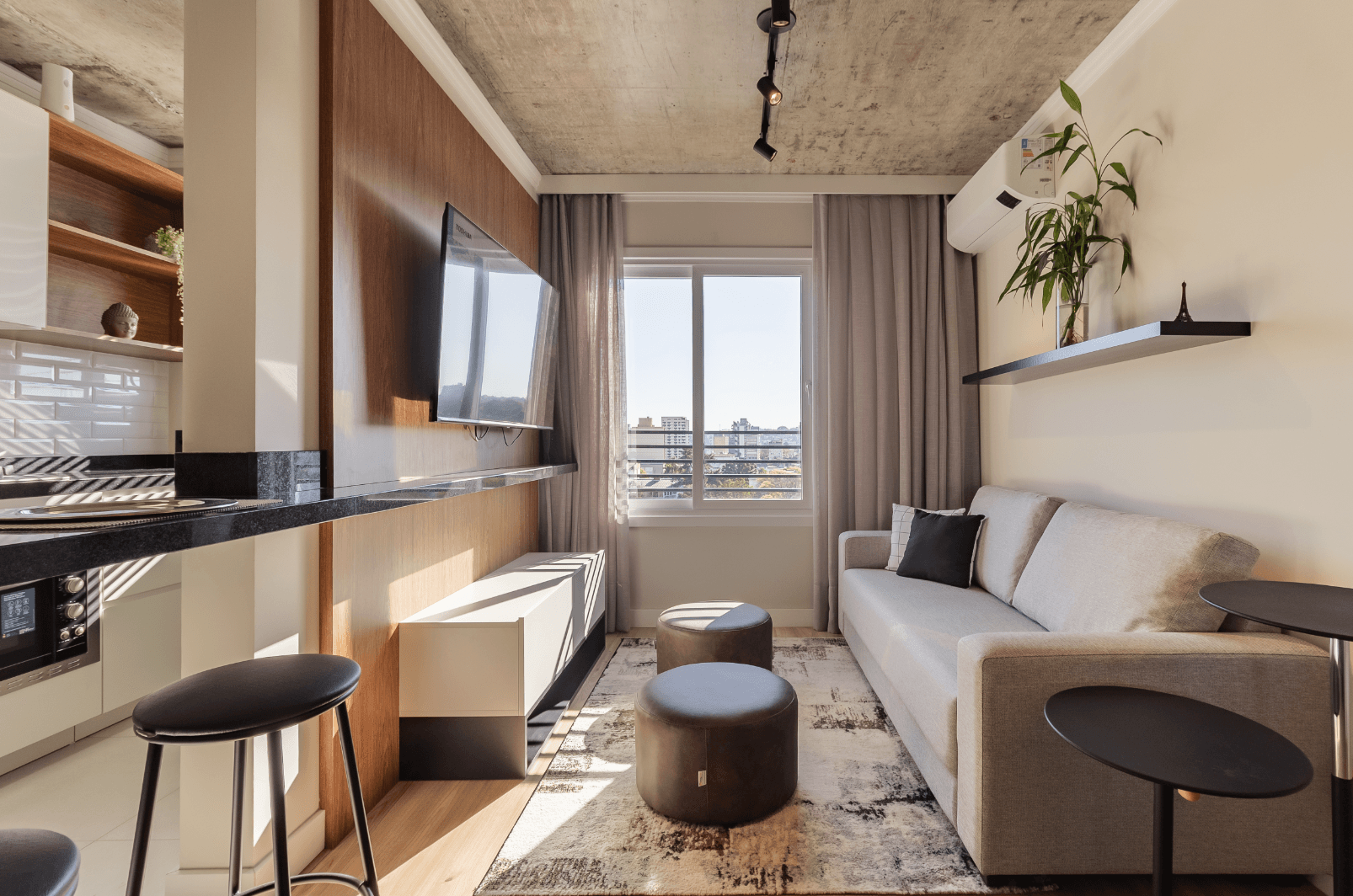 APARTAMENTO MOBILIADO com 02 dormitórios no Centro de Novo Hamburgo