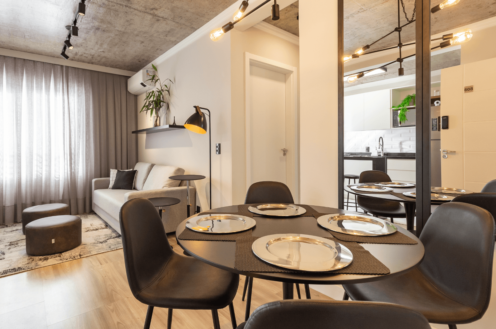 Foto do imóvel APARTAMENTO MOBILIADO com 02 dormitórios no Centro de Novo Hamburgo