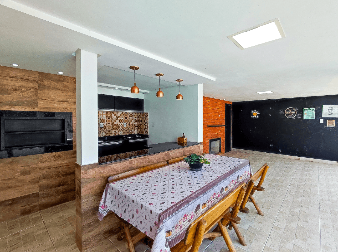 Casa SEMI MOBILIADA com 04 dormitórios à venda no bairro Canudos em Novo Hamburgo