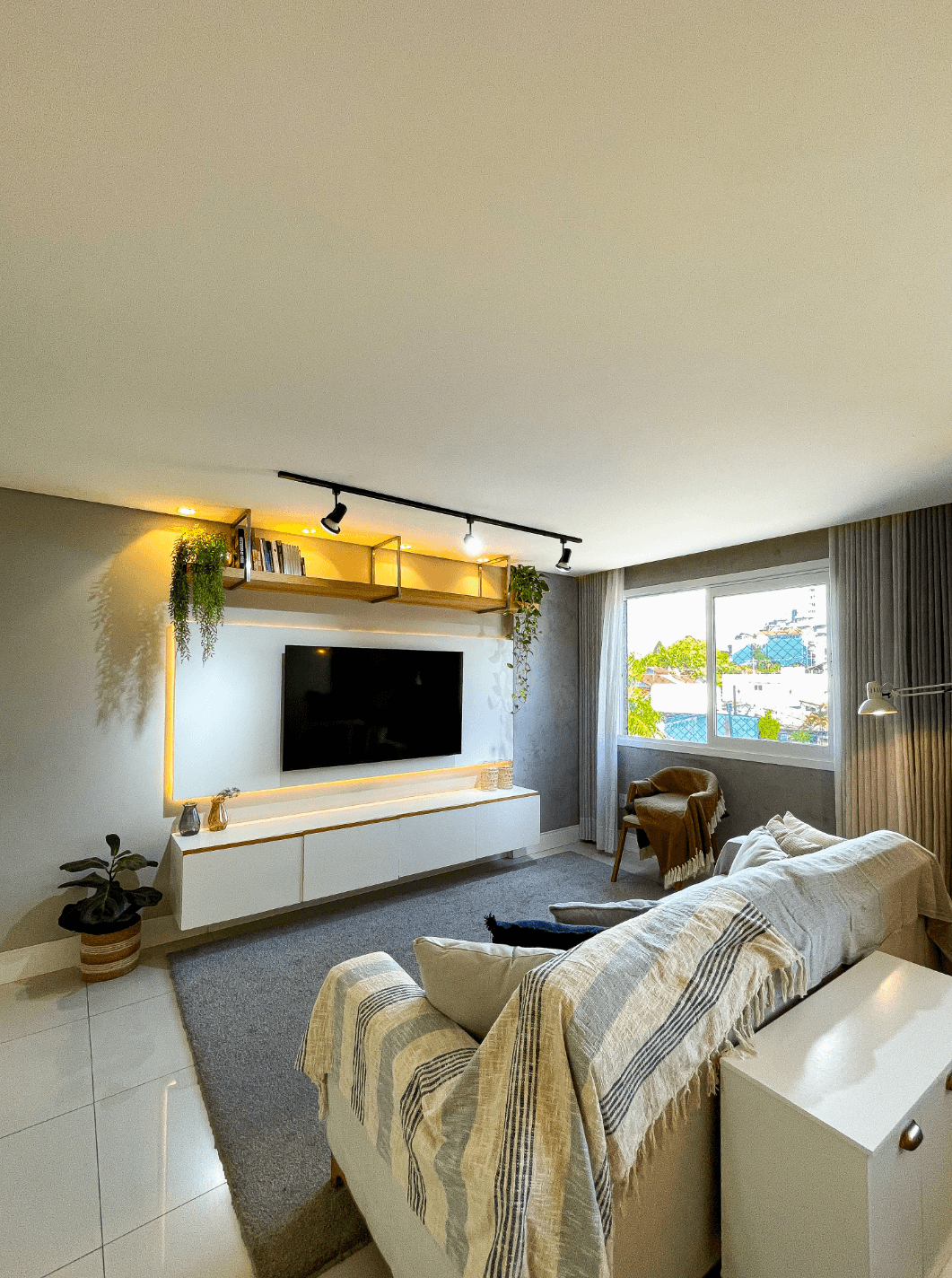 Foto do imóvel Apartamento SEMI MOBILIADO com 02 dormitórios sendo 01 SUÍTE à venda no bairro Ideal em Novo Hamburgo
