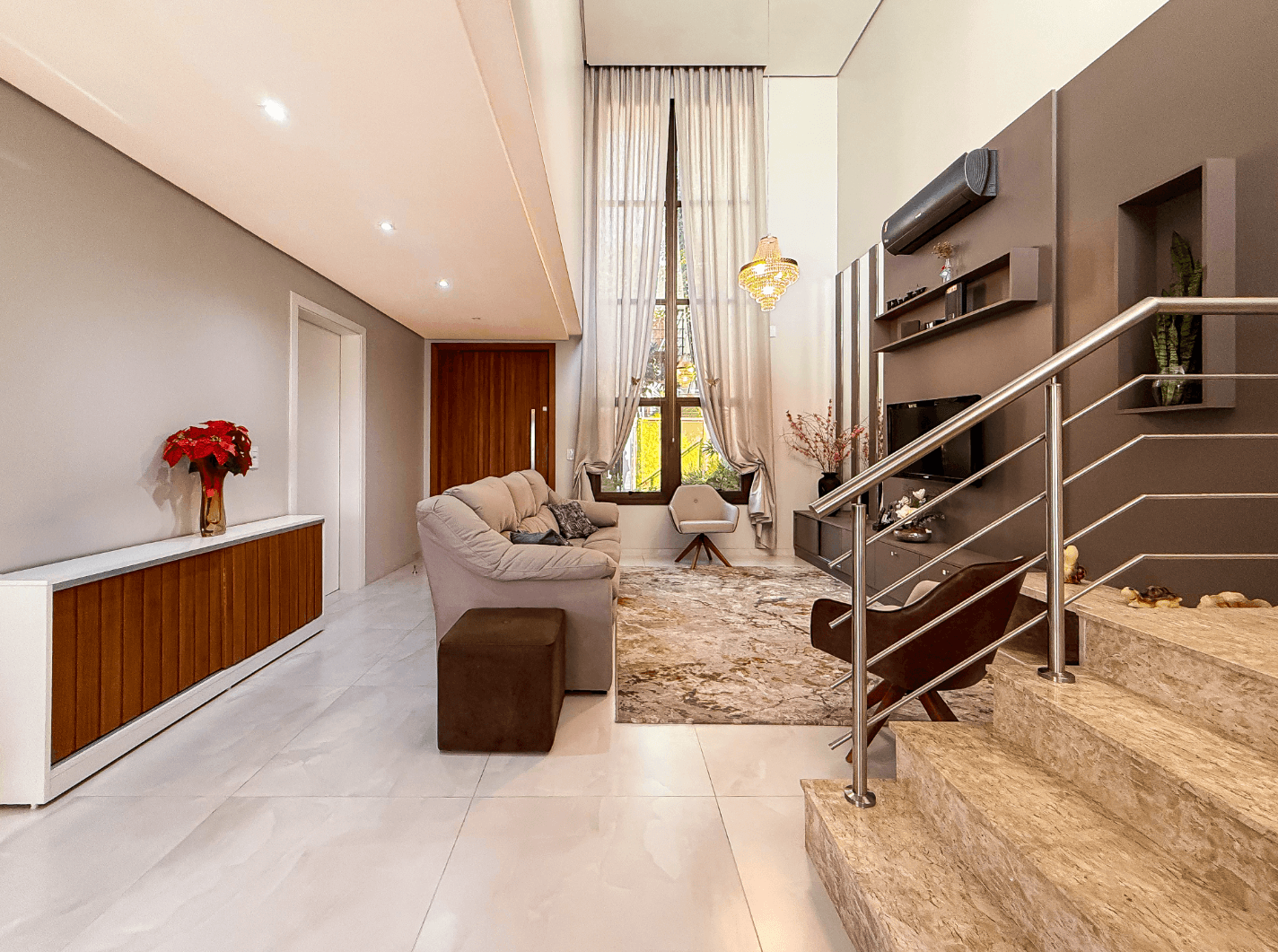 Foto do imóvel CASA SEMI MOBILIADA com 03 SUÍTES à venda no bairro Boa Vista em Novo Hamburgo