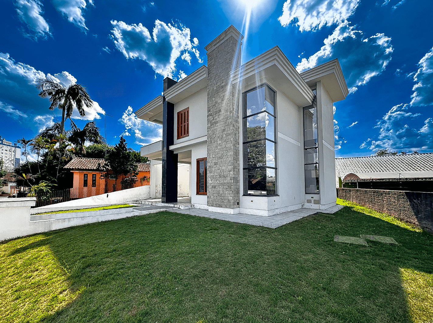 Casa com 03 dormitórios à venda no centro de Campo Bom