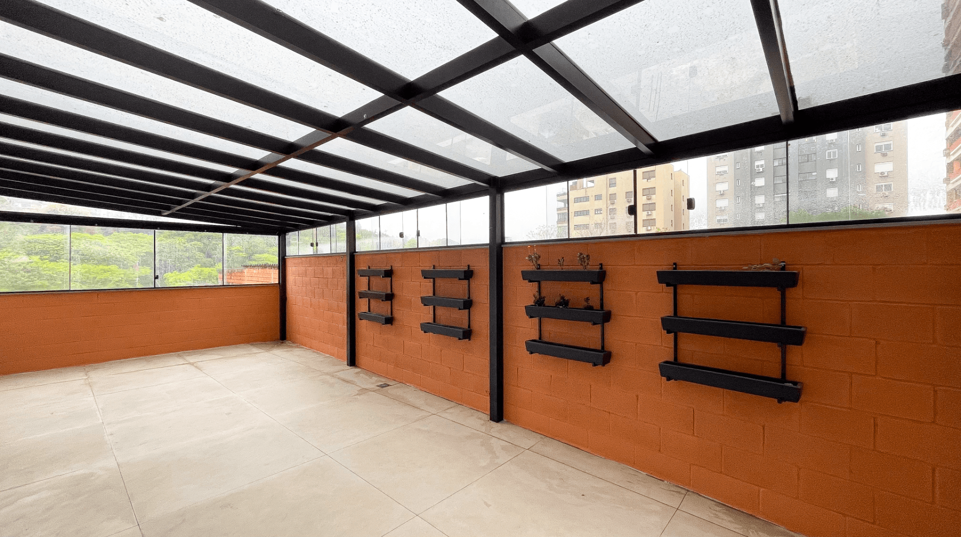 Apartamento SEMI MOBILIADO com 02 dormitórios sendo 01 SUÍTE à venda no Centro de Novo Hamburgo