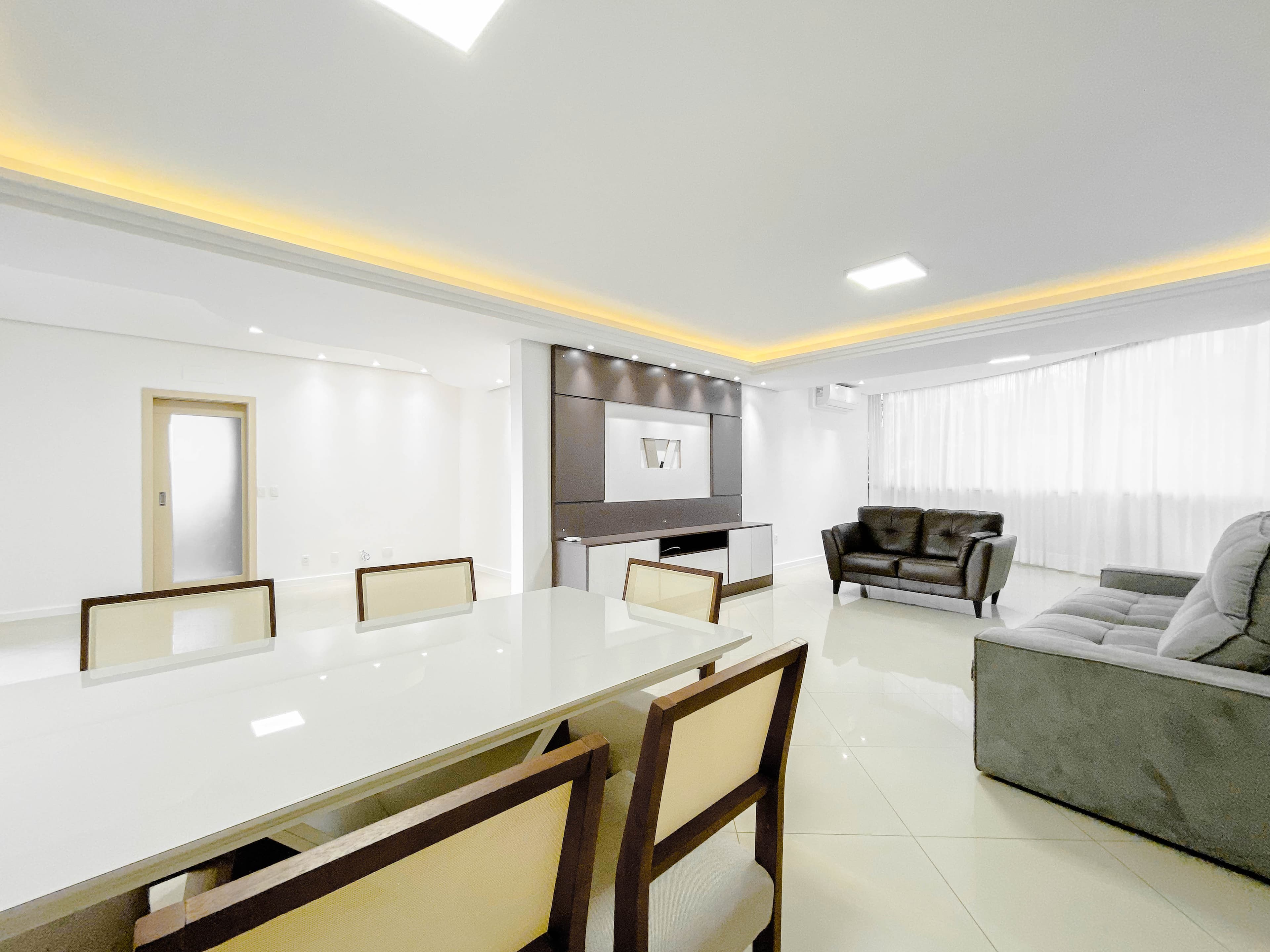 Apartamento SEMIMOBILIADO com 03 suítes no Torre do Sol em Novo Hamburgo