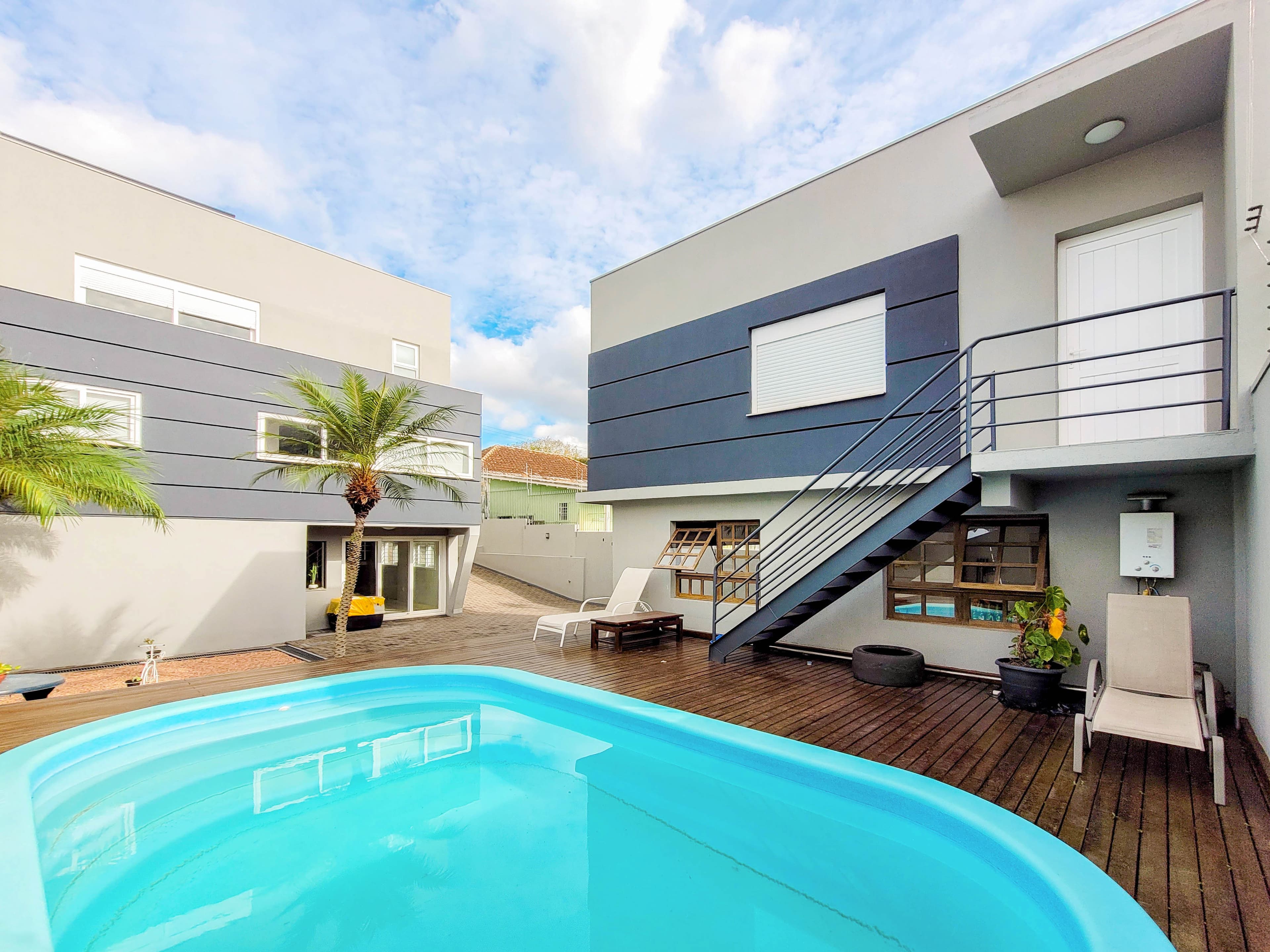 Casa SEMIMOILIADA com PISCINA, 04 dormitórios à venda no bairro Boa Vista em Novo Hamburgo.