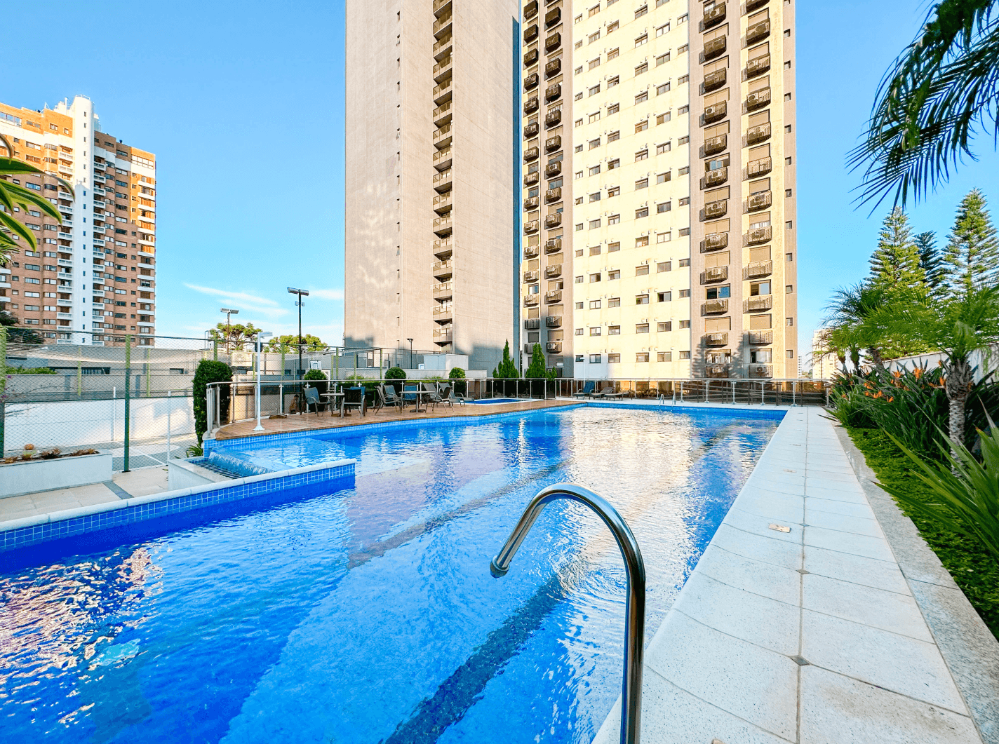 Foto do imóvel APARTAMENTO SEMI MOBILIADO com 03 SUÍTES à venda no Centro de Novo Hamburgo