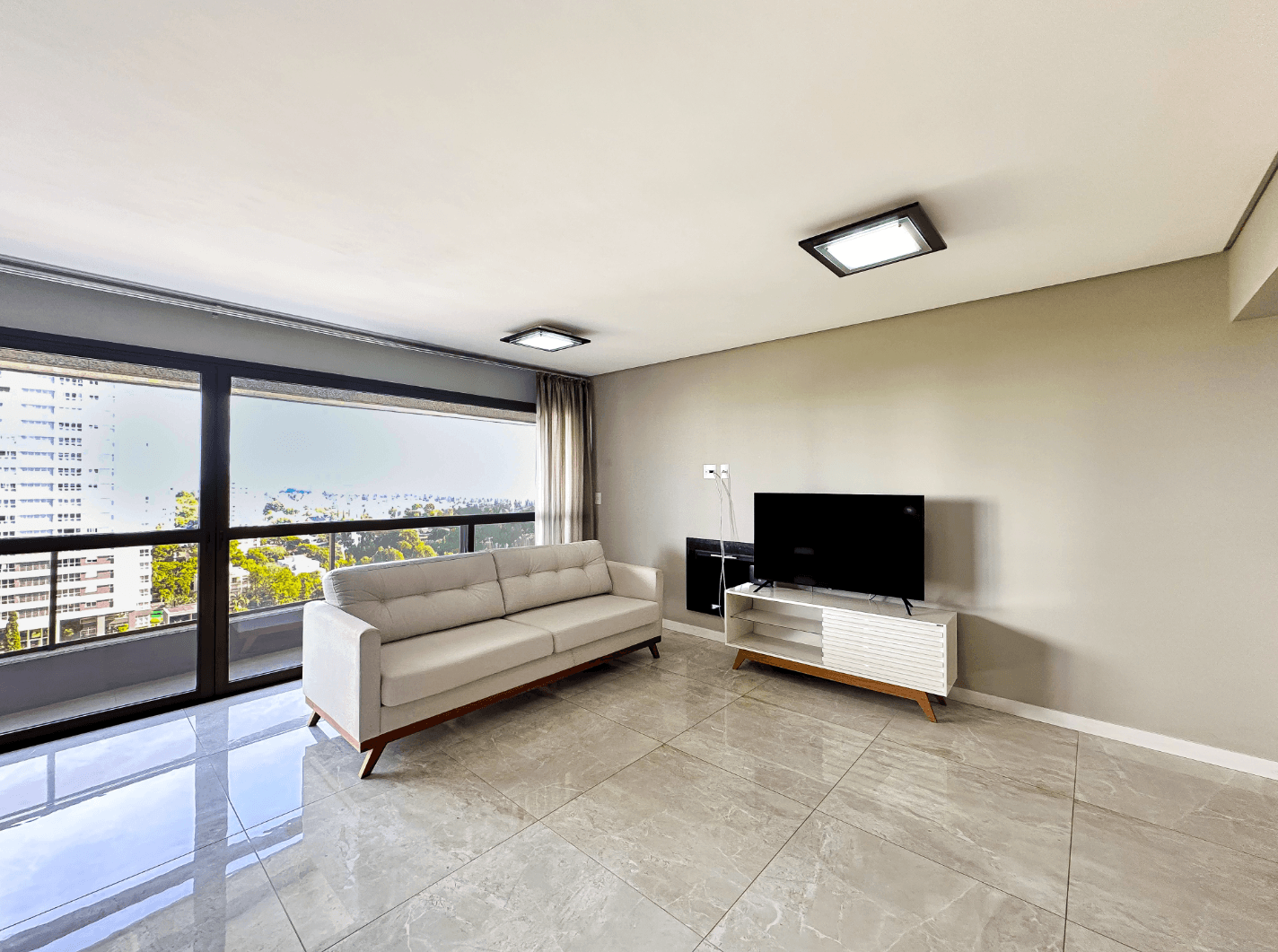 Foto do imóvel APARTAMENTO SEMI MOBILIADO com 03 SUÍTES à venda no Centro de Novo Hamburgo