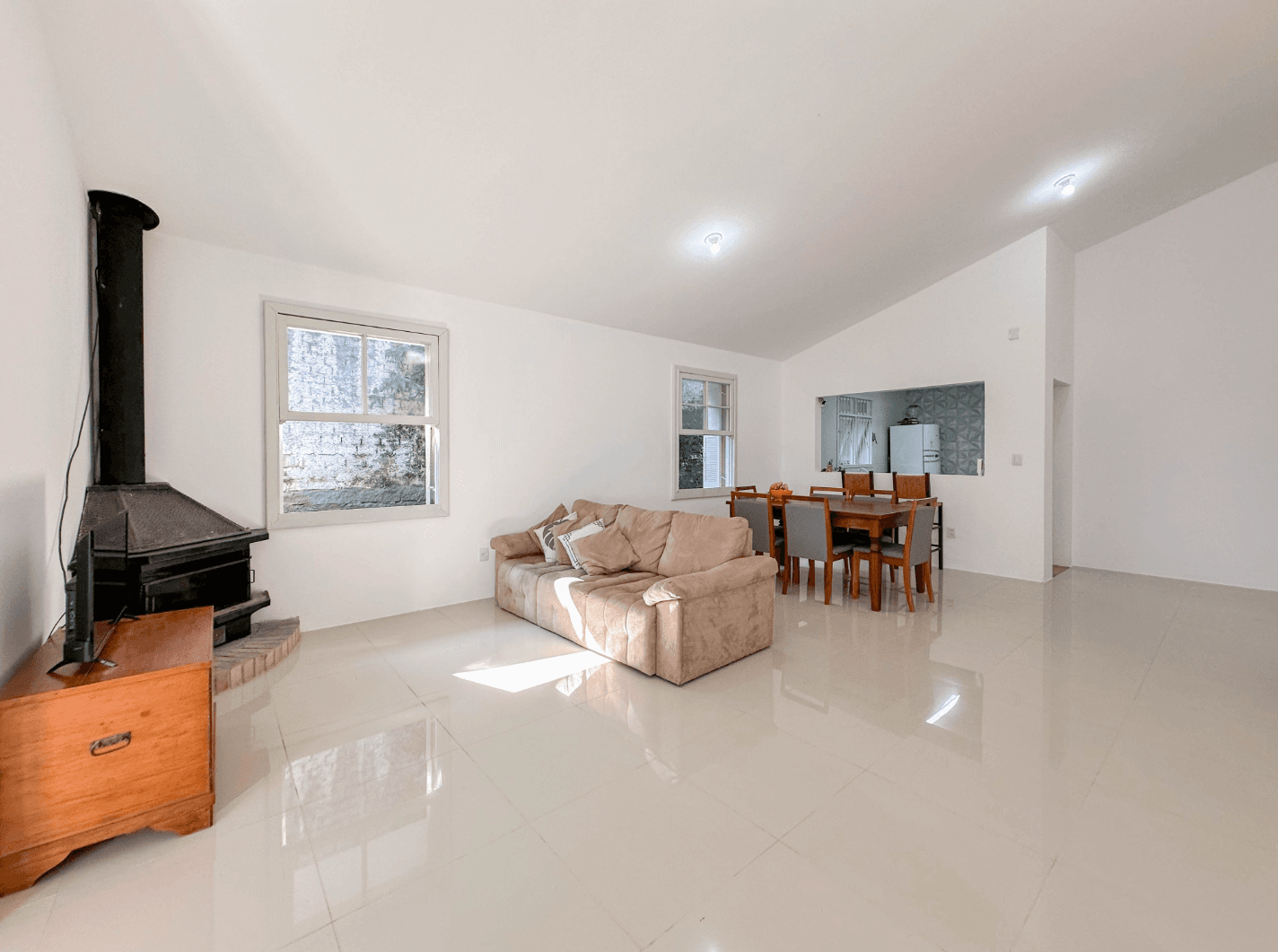 Foto do imóvel Casa com 03 dormitórios à venda no bairro Vila Nova em Novo Hamburgo