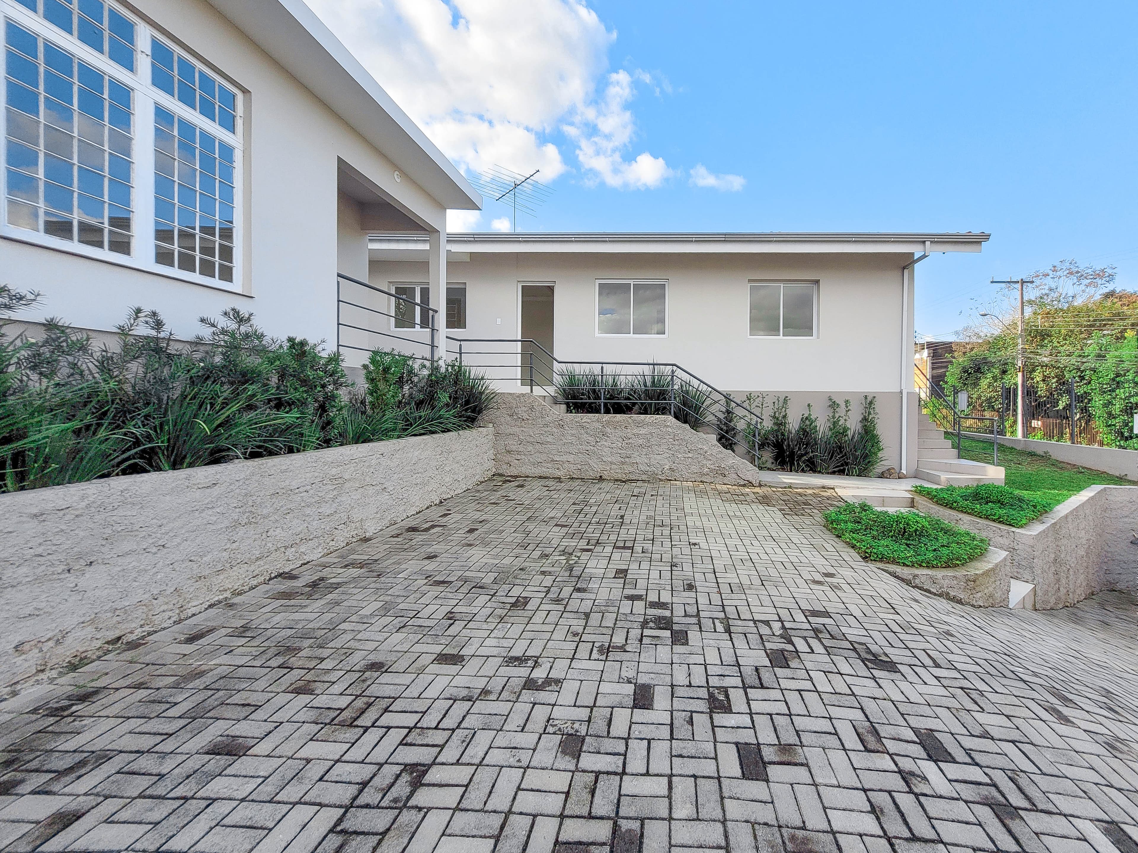 Foto do imóvel Casa com 03 dormitórios à venda no bairro Rondônia em Novo Hamburgo